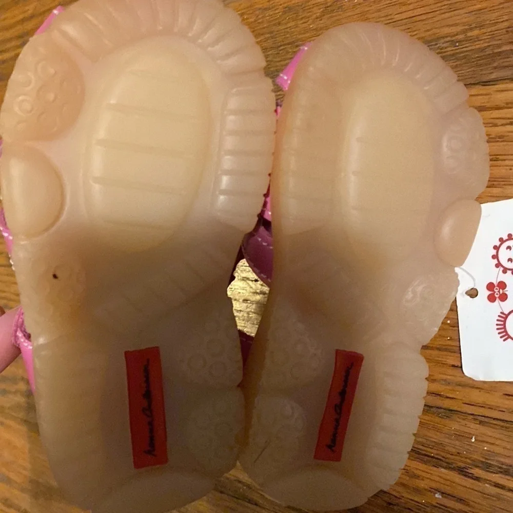 𝅺NWT Hanna anderson pink fisherman sandals size 2c